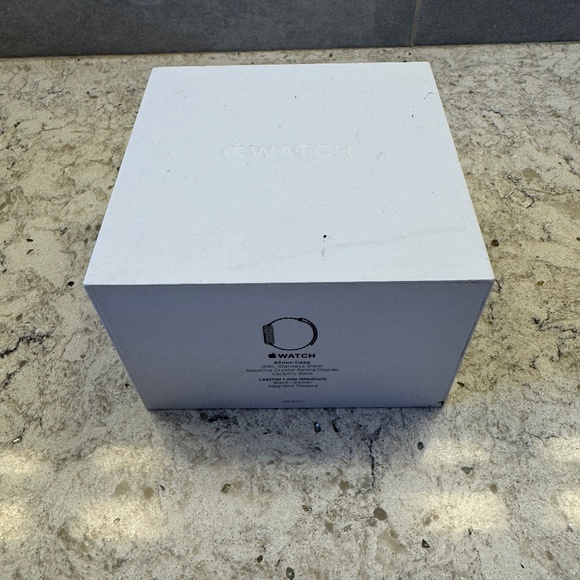 Apple Watch 1 Original 42mm Sports band Empty Box Square White Hard Plastic - Picture 2 of 11